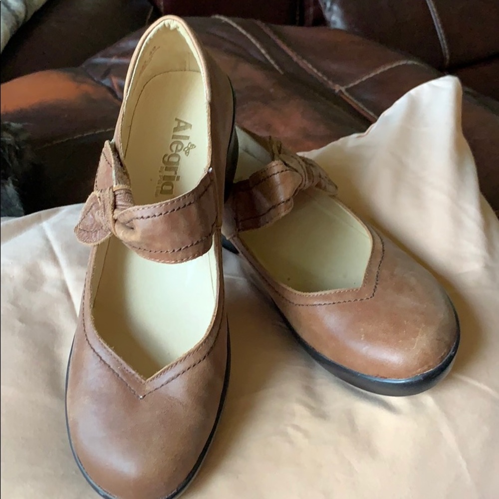 Algeria, maryjane’s, Size 10, Heels 2 & 1/4 in